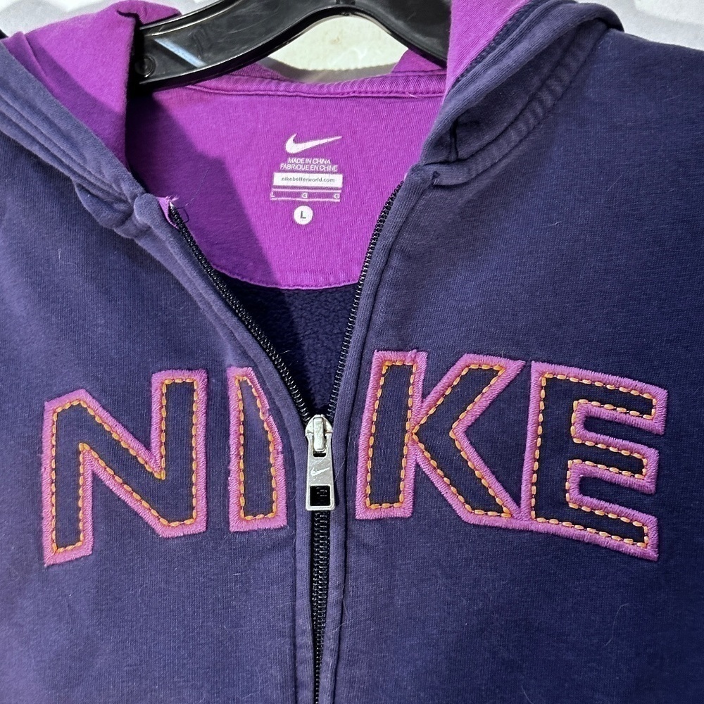 NIKE Sporty Athletic Purple Zip Up Women's Basketball Hoodie - Picture 3 of 6